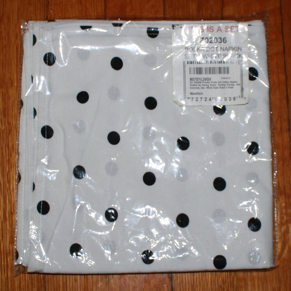 Unknown Brand Set of 4 Polka Dot Print Fabric Napkins